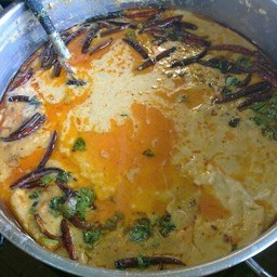 ขนมจีนน้ำยากะทิ ผสม น้ำพริก ธรรมดา