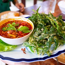 ยำผักบุ้งกรอบ ผักบุ้งทอดกรอบๆ ไม่อมน้ำมัน น้ำยำกลมกล่อมครบรส