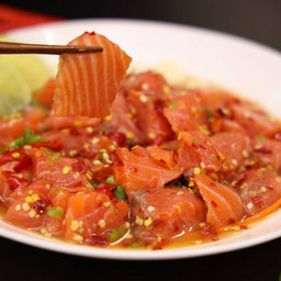 ยำแซลมอนสด