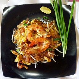 ผัดไทยวุ้นเส้นกุ้งสด