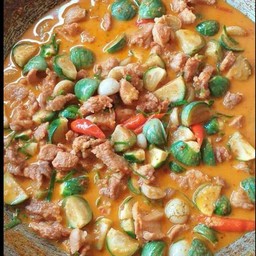 ข้าวหอม+แกงหมูกะทิใส่มะเขือ