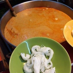 ขนมจีนน้ำยากะทิ ผสม น้ำยาป่า ธรรมดา