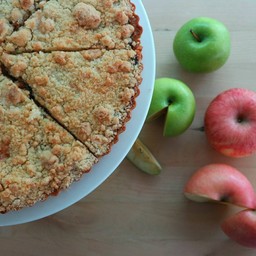 Apple crumble tart