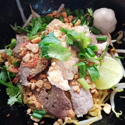 ก๋วยเตี๋ยวลุงอ้วนวัดใหม่ปิ่นเกลียว
