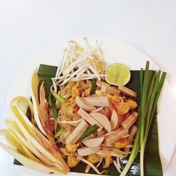 ผัดไทคุณฝน สาขา1