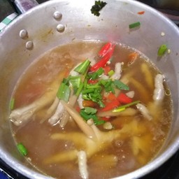 ต้มซุปเปอร์ตีนไก่ลุงแมน