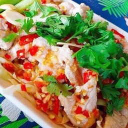 ยำหมูมะนาว