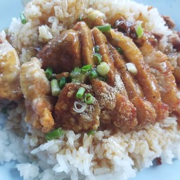 ข้าวหน้าหมูกรอบ (พิเศษ)