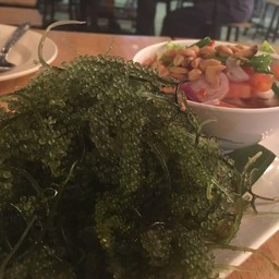 ยำสาหร่ายกุ้งสด