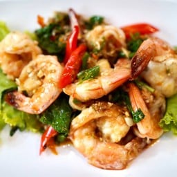 กุ้งทะเลผัดกะเพรา