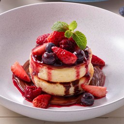 Nutella and mixed berries pancake