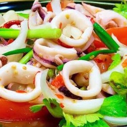 ยำปลาหมึก