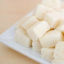 ขนมปังนึ่งเปล่า