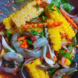 ยำข้าวโพดกุ้งสด น้ำปลาร้า