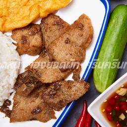 หมูเฮงทอดกระเทียมพริกไทยราดข้าวหอมมะลิ