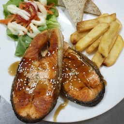 ร้านบ้านไม้ steak & fusion cuisine