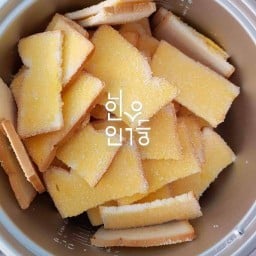 กาแฟสด น้ำผลไม้ปั่น ขนมปังอบกรอบ โกโก้ - ปังบาร์ กาแฟ