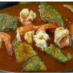 แกงส้มกุ้งชะอมทอด