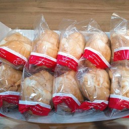 ขนมปังใส้หมูแดง ( 10 ชิ้น )
