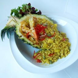 ข้าวผัดสบปะรดควีนัว