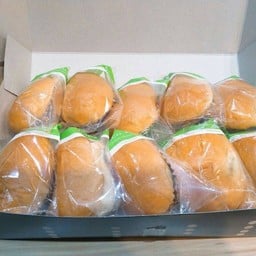 ขนมปังใส้สังขยา (10 ชิ้น)