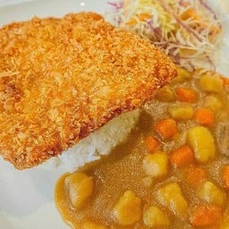 ข้าวแกงกะหรี่ไก่ทอด