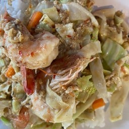 ข้าวราดผัดกระหล่ำปลี