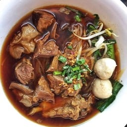 ก๋วยเตี๋ยวตุ๋นรสเยี่ยม@สันติธรรม