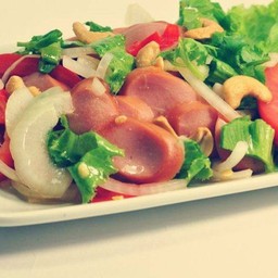 ยำไส้กรอก