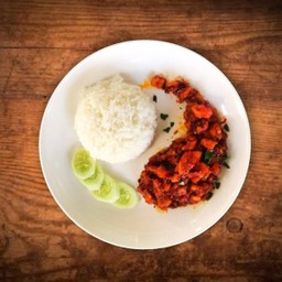 ข้าวราด ผัดพริกขิงหมูกรอบ