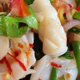 ยำปลาหมึก