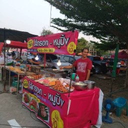 ผัดไทย&คั่วไก่