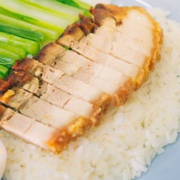 ข้าวหมูกรอบ