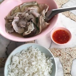 ร้านต้มเลือดหมู เลิศสุธารส