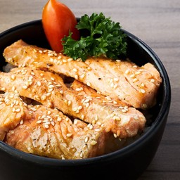 L1142.ข้าวหน้าแซลม่อนซอสเทอริ