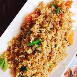 ข้าวผัดปลาเค็มที่เล็ก