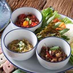 สามพี่น้อง