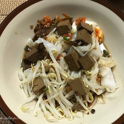 หมูกรอบนายไซ บองมาร์เช่