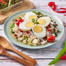 ยำไข่ต้มไก่สับ Boiled Egg & Minced Chicken Spicy Salad