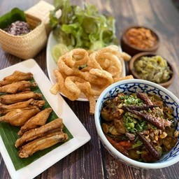 จัดว่าหิวประมาณนึงแต่กินทั้งทีต้องครบที่คิดถึง 