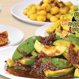 ยำคนละยำผลไม้ สุขุมวิท