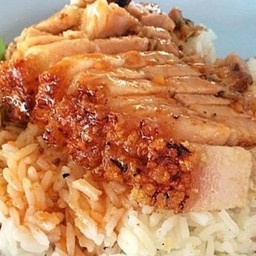 ข้าวหมูกรอบ