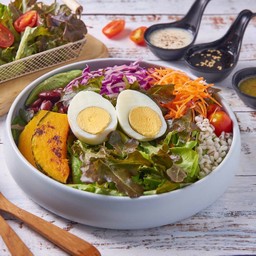 สลัดไข่ต้ม Veggie Salad with Boiled Egg