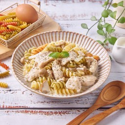 ฟูซิลลีสามสี ไวท์ซอส ไขมันต่ำ Low Fat White Suace Pasta
