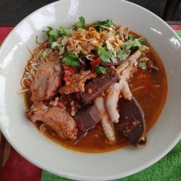 แม้ว ข้าวซอยน้ำเงี้ยวเชียงราย ขนมตะโก้สูตรโบราณ