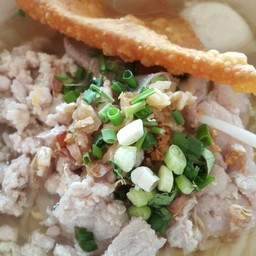ก๋วยเตี๋ยวหมูน้ำใส