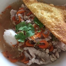 ก๋วยเตี๋ยวหมูต้มยำโบราณ(ใส่กุ้งแห้ง)