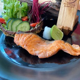 แซลมอนย่างเกลือ ไม่มีข้าว