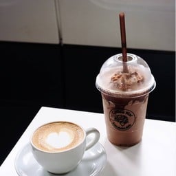 Coffee War 331 Station ถนน 331