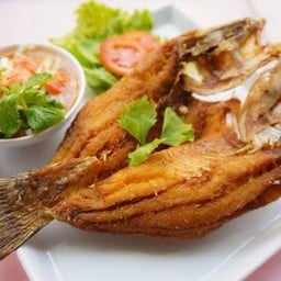 ปลากระพงทอดน้ำปลา